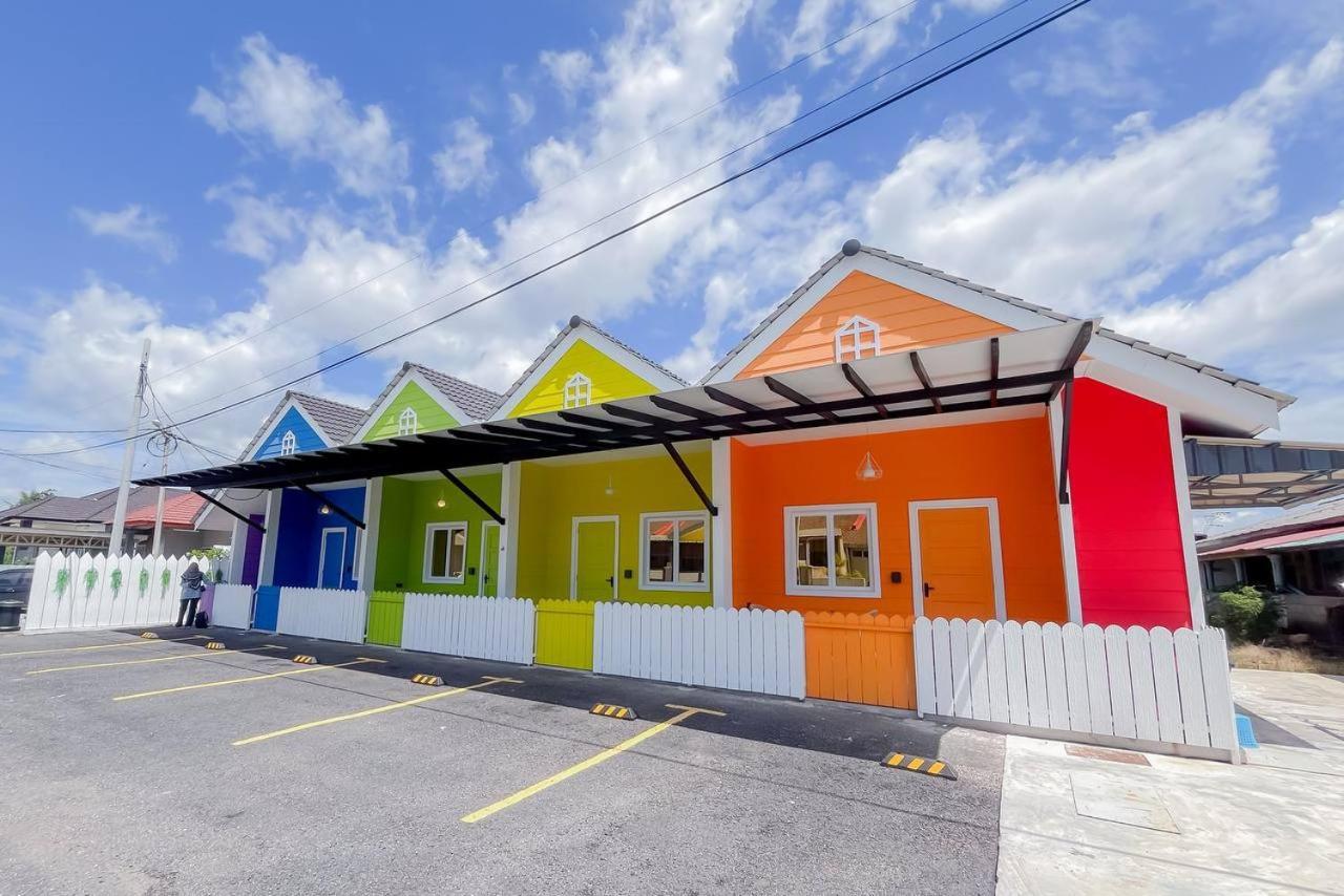 Auranad Tinyhouse Bandar Tanah Merah Wifi Netflix Exterior foto